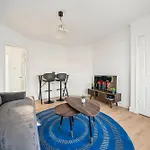 2 Bed Luxury Parking And Garden - Close To Heathrow