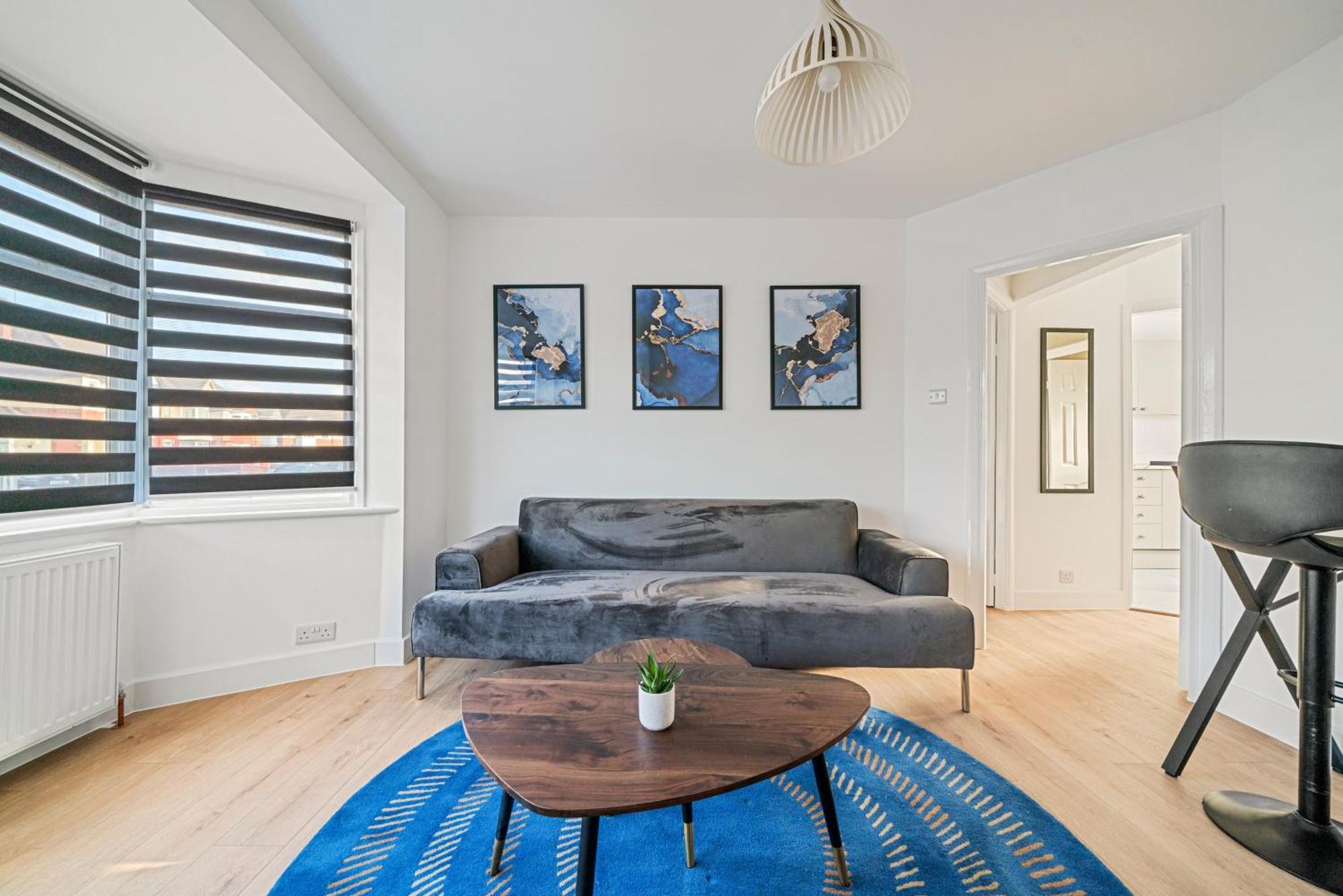 Appartamento 2 Bed Luxury Parking And Garden - Close To Heathrow Londra