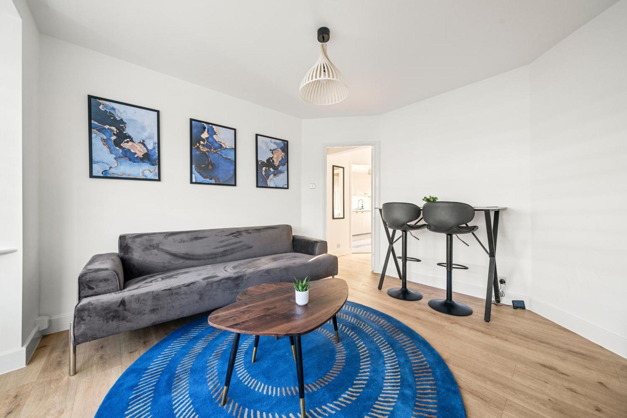 2 Bed Luxury Parking And Garden - Close To Heathrow * Londra