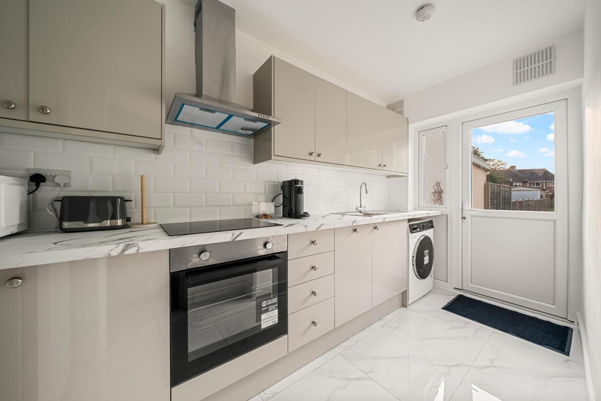 2 Bed Luxury Parking And Garden - Close To Heathrow Appartamento Londra