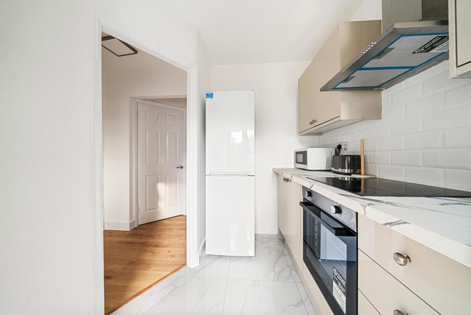 2 Bed Luxury Parking And Garden - Close To Heathrow * Londra