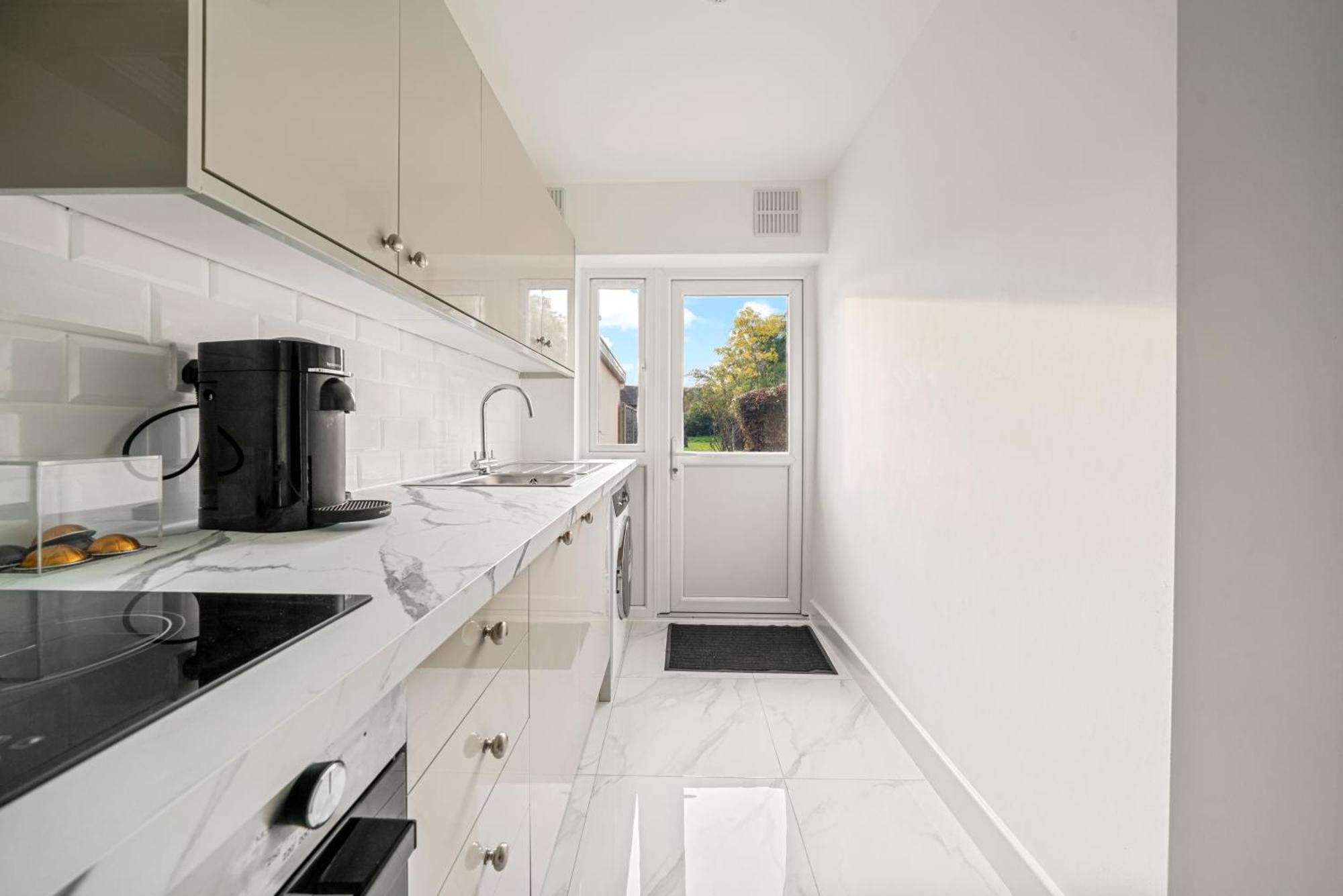 2 Bed Luxury Parking And Garden - Close To Heathrow Londra